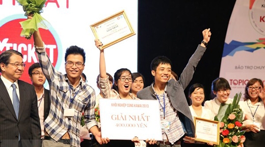 
	
	Hình ảnh khi Khôi cùng cộng sự đạt giải Nhất Kawai 2013 (Cuộc thi khởi nghiệp lớn nhất miền Bắc)